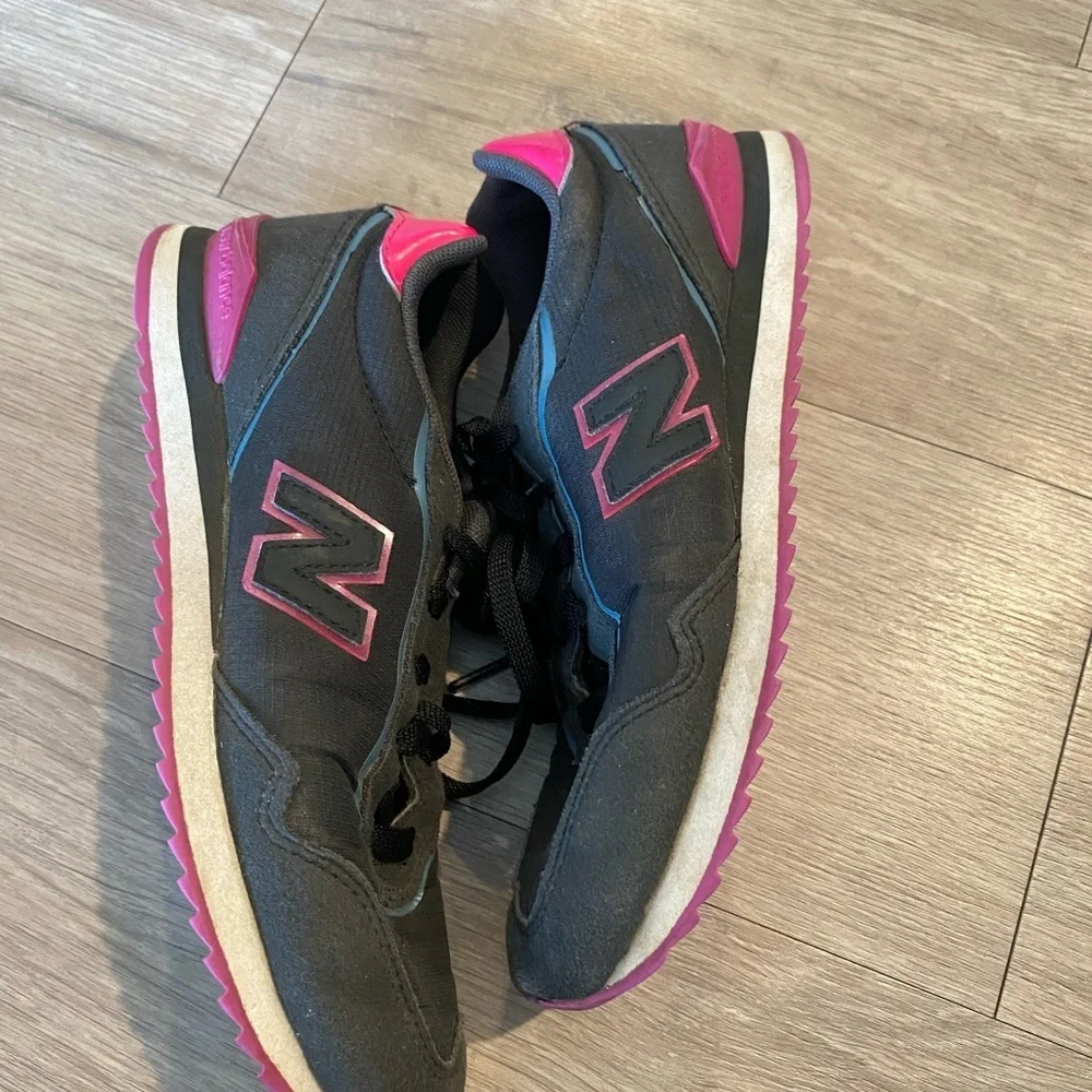 New Balance Women's Sola Sneakers pink and black size 5.5 - Picture 5 of 6